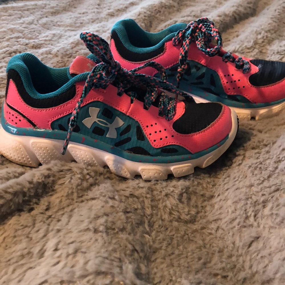 Kids sneakers